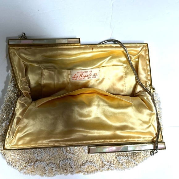 COPY - Vintage 1960s Handbag with Lucite Trim - Picture 4 of 6